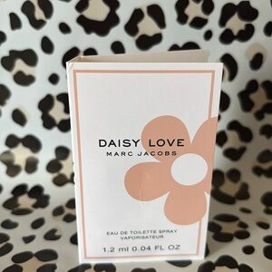 ❤️ 4 for $20 Marc Jacobs Daisy Love Mini Travel Vial NEW
